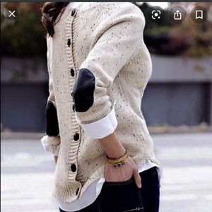 Market and Spruce button back sweater